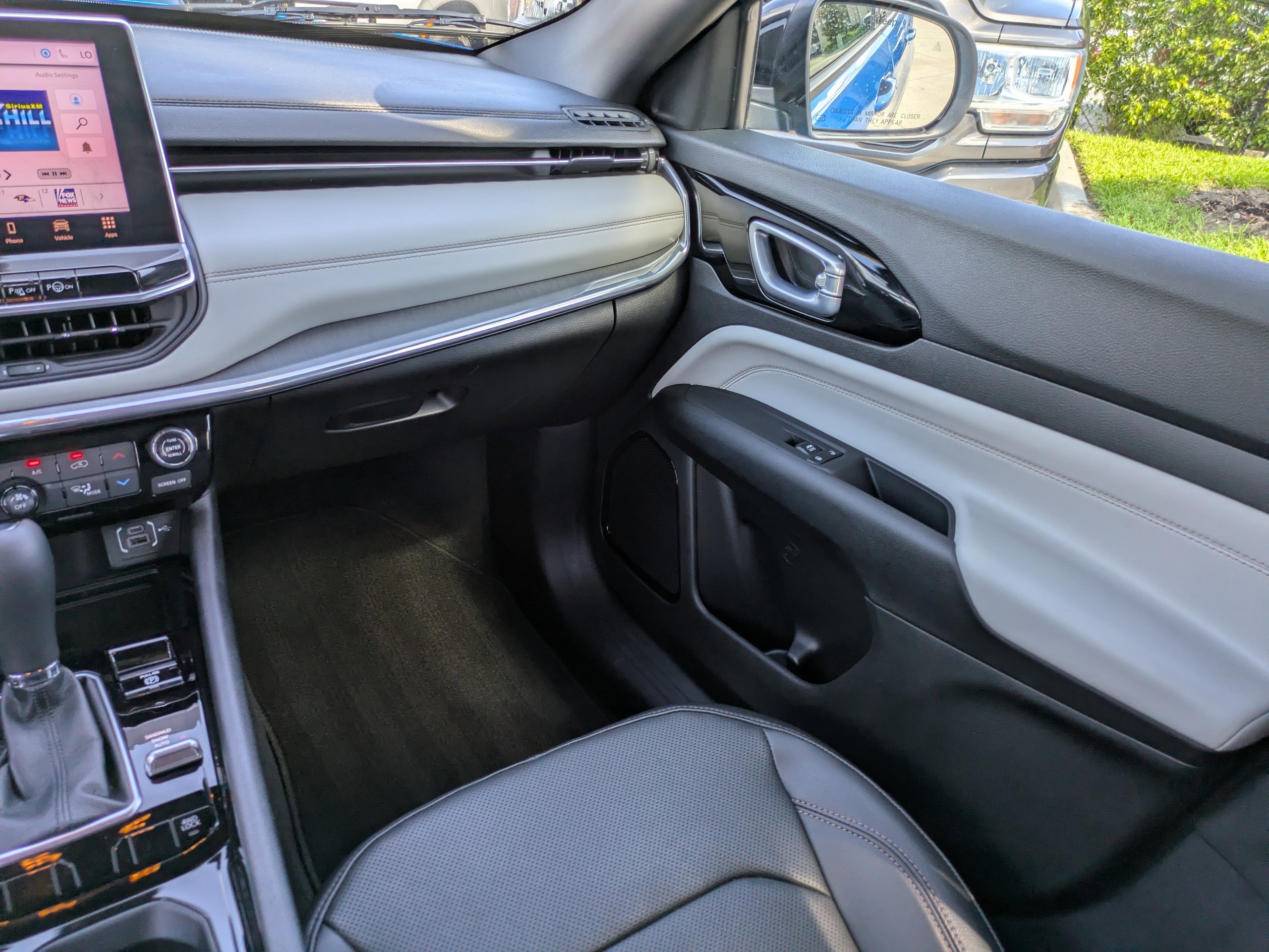 2023 Jeep Compass Limited photo 10