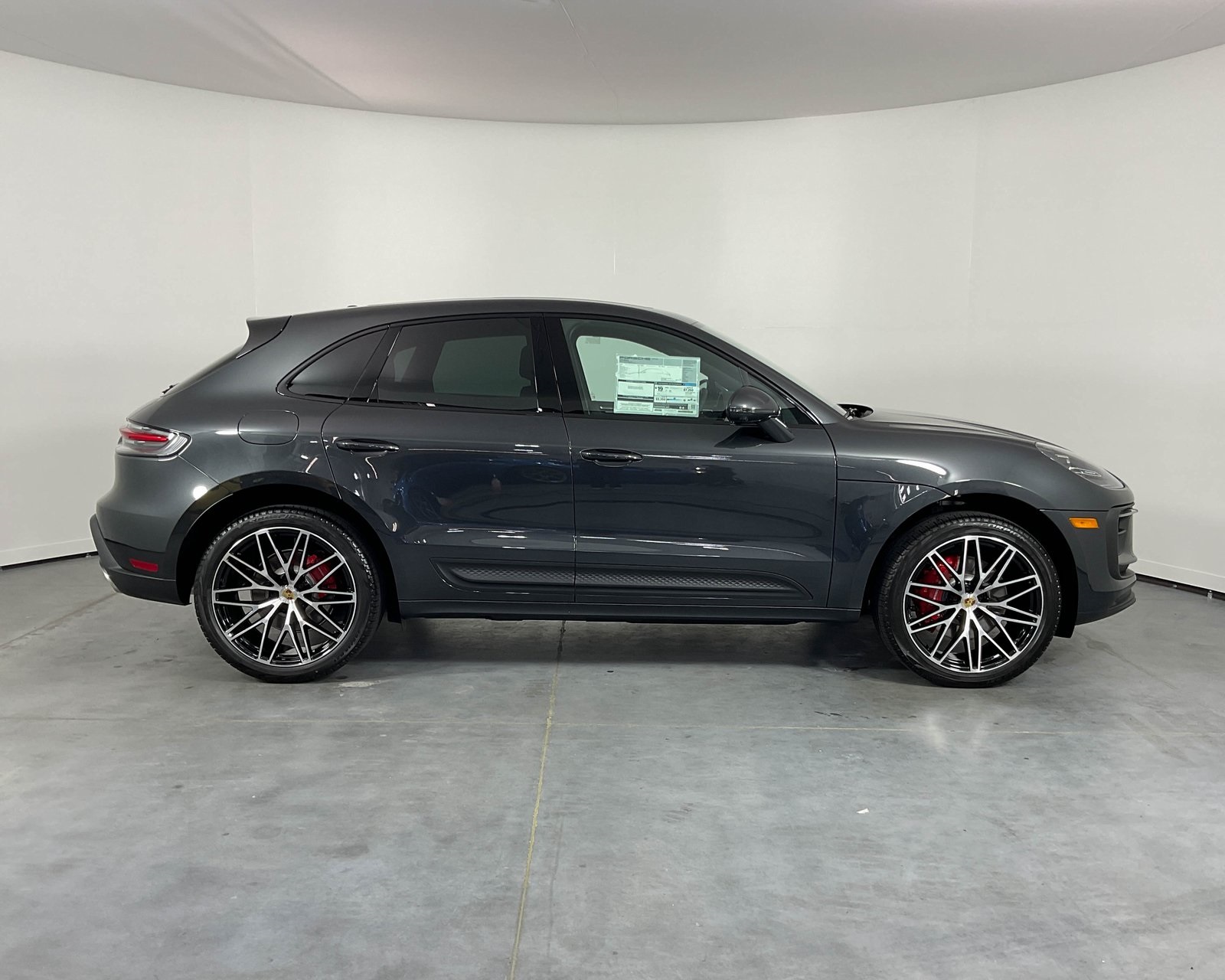 2025 Porsche Macan S photo 8