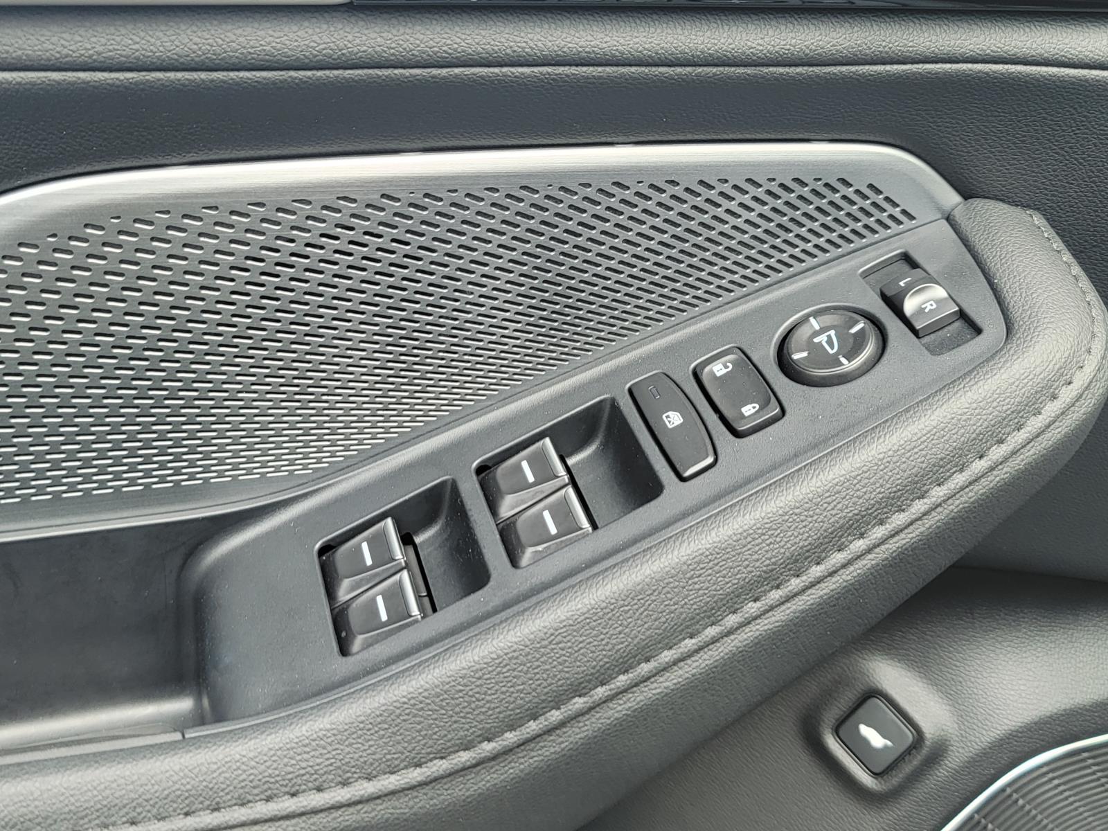 2025 Acura MDX SH-AWD photo 27