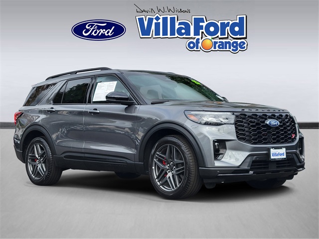 2025 Ford Explorer ST's photo