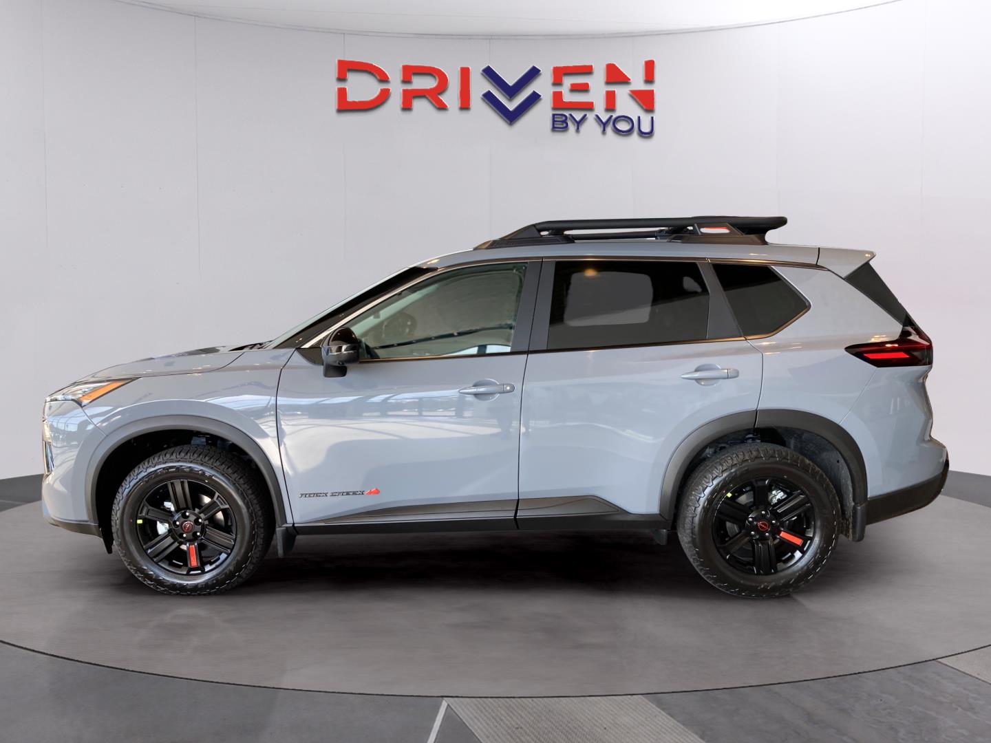 2026 Nissan Rogue SV photo 2