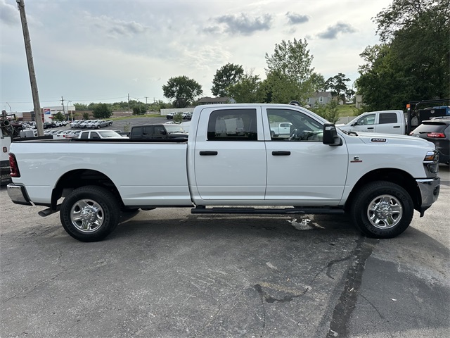 2025 Ram 2500 Tradesman photo 4