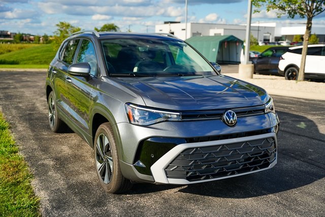 2025 Volkswagen Taos SE photo 36