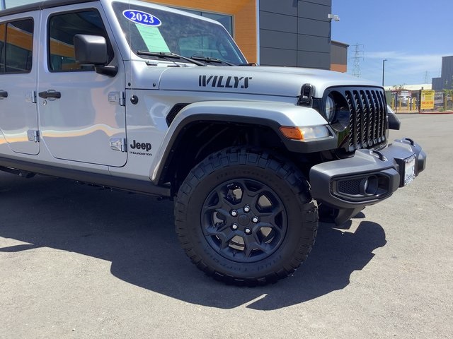 2023 Jeep Gladiator Willys photo 3