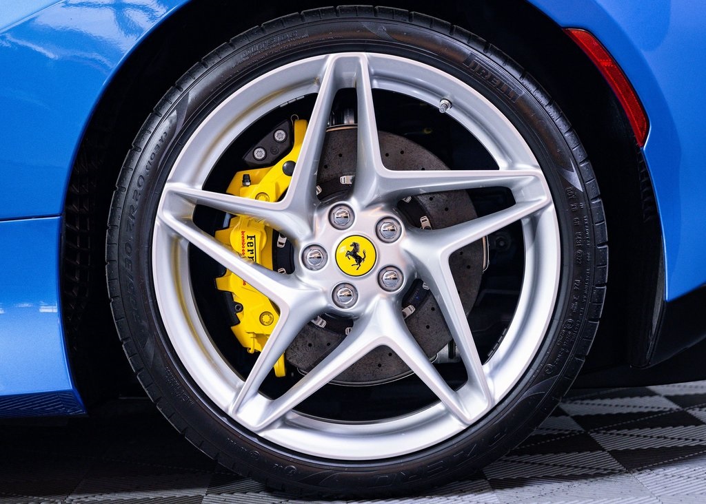 Certified Used 2022 Blu Corsa Ferrari Base image 10