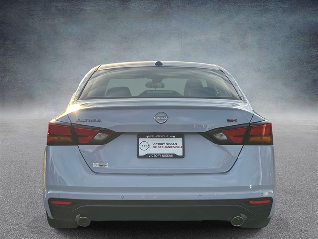 2025 Nissan Altima SR photo 3