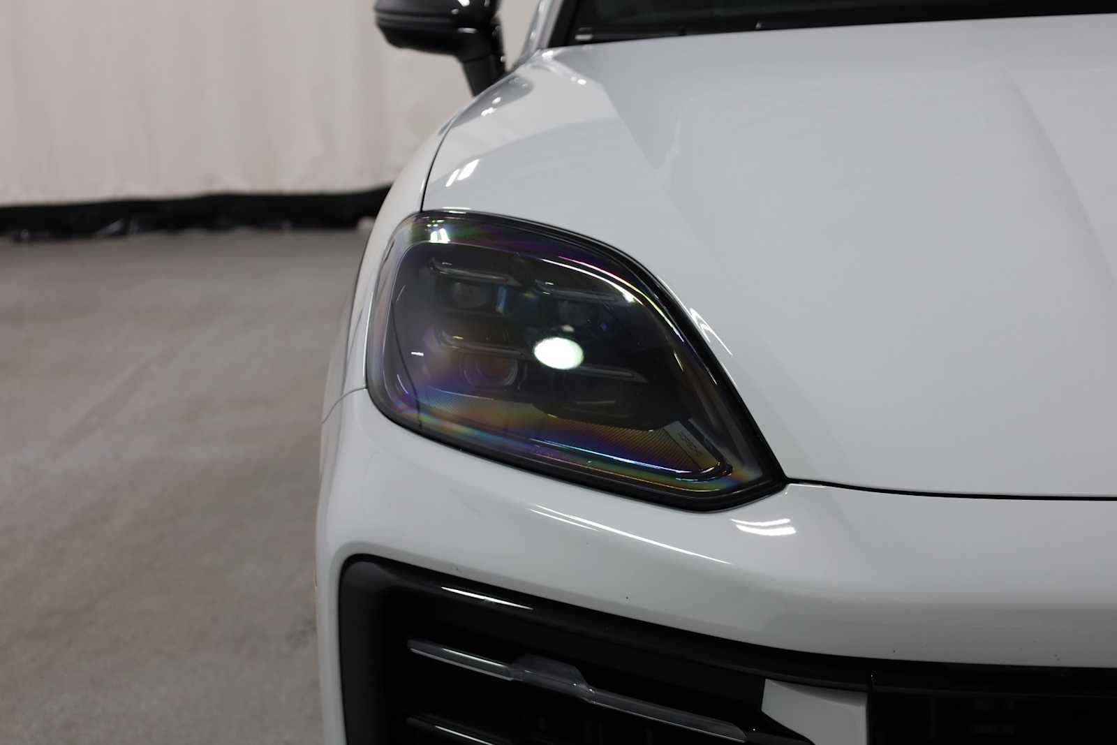 2024 Porsche Cayenne Coupe photo 12