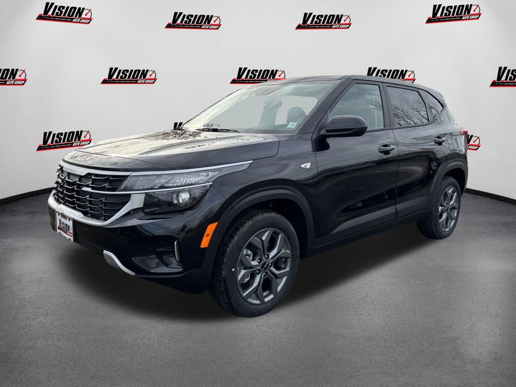 2026 Kia Seltos LX's photo