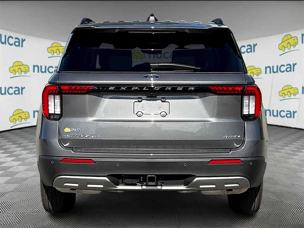 2025 Ford Explorer photo 5
