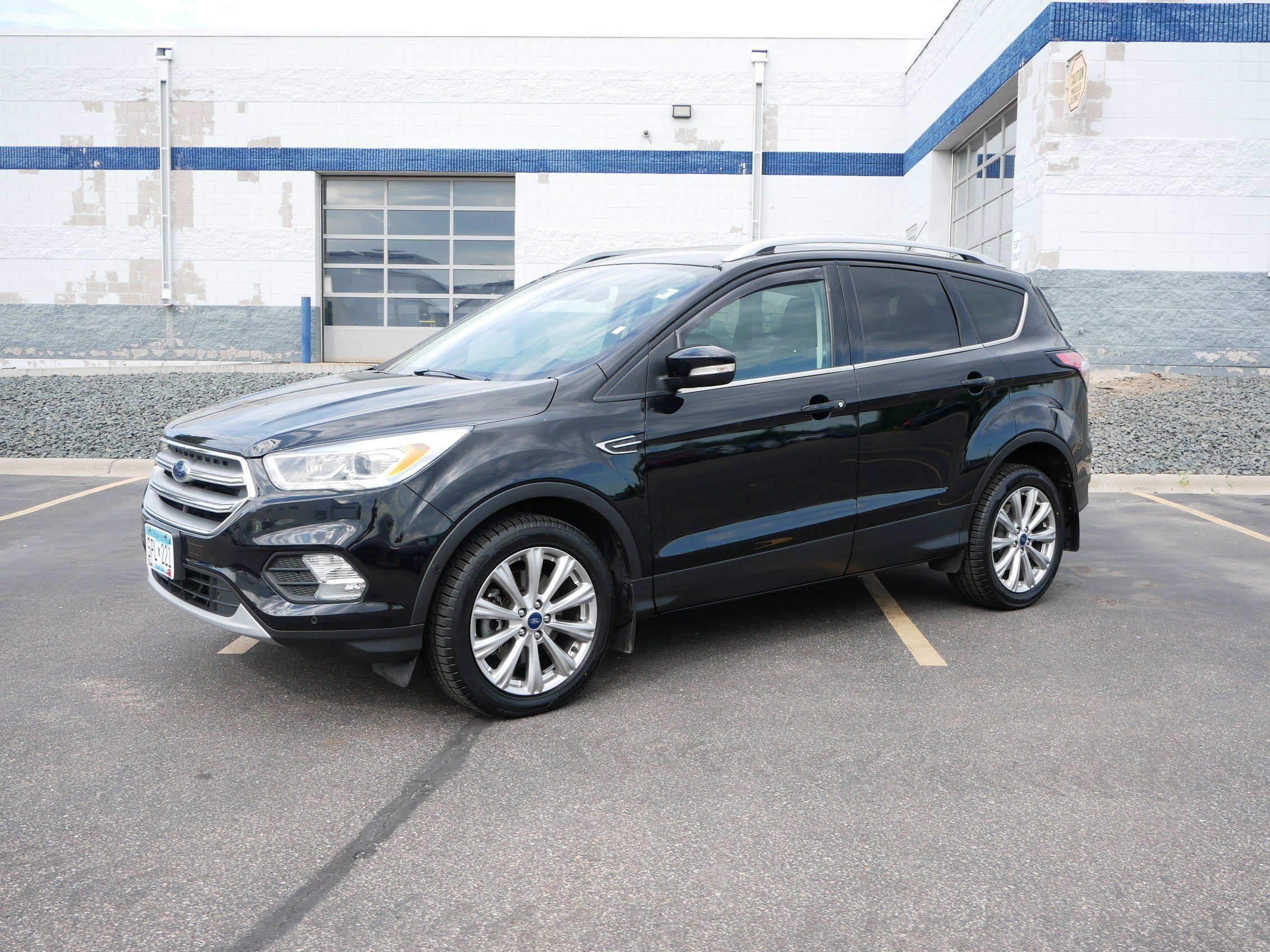 2017 Ford Escape Titanium photo 2