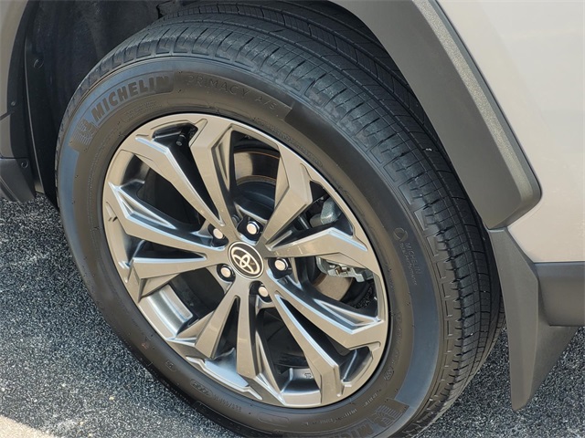 2024 Toyota RAV4 Hybrid XLE Premium photo 5