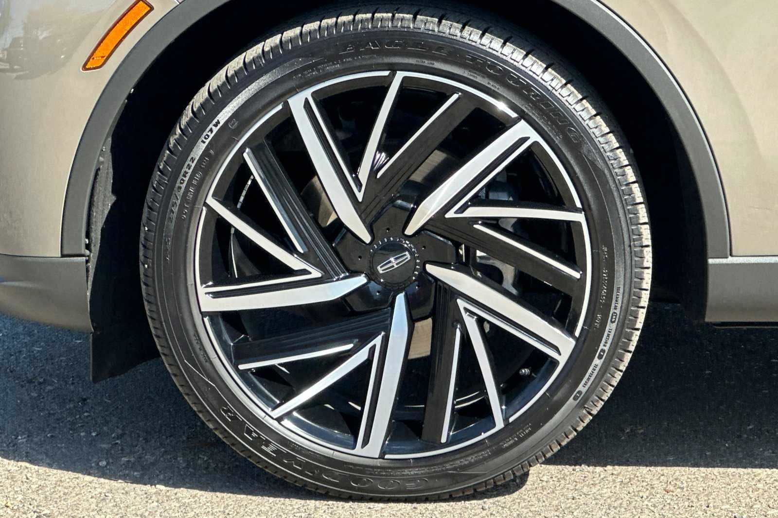 2025 Lincoln Aviator Reserve photo 32