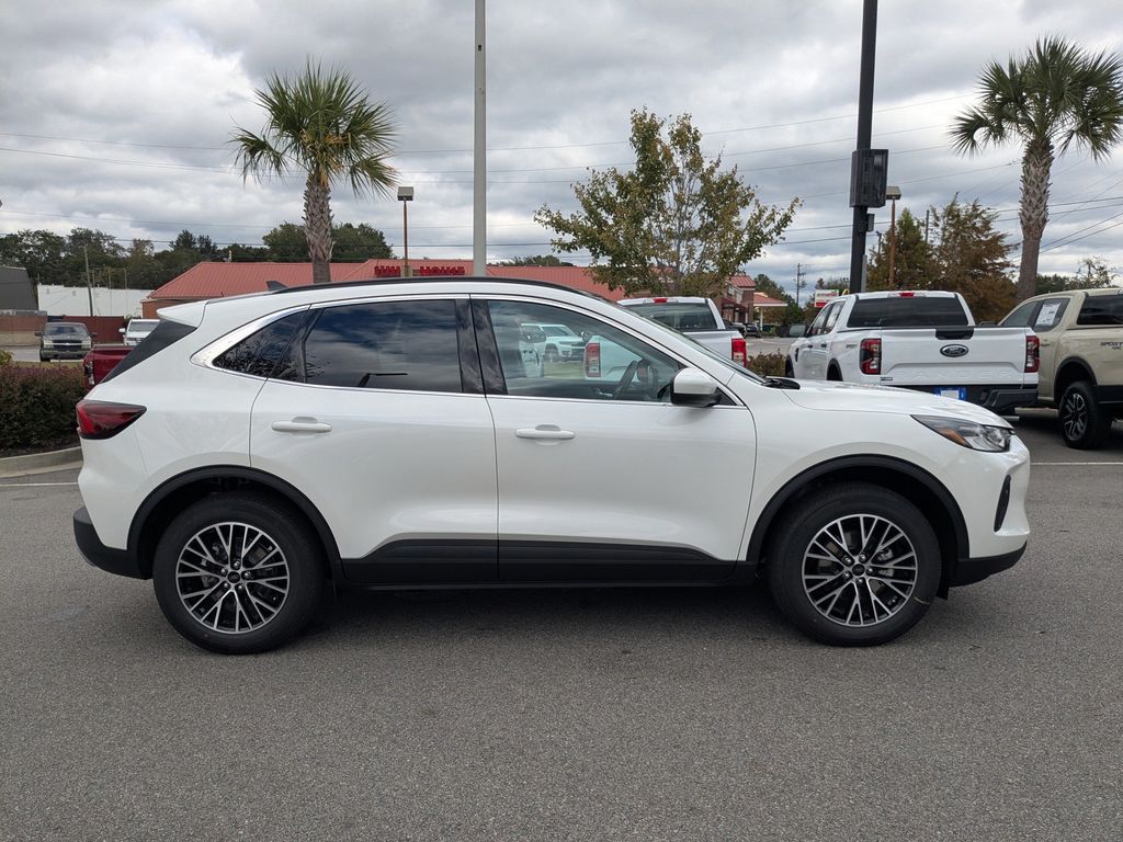 2026 Ford Escape Plug-In Hybrid Base photo 3