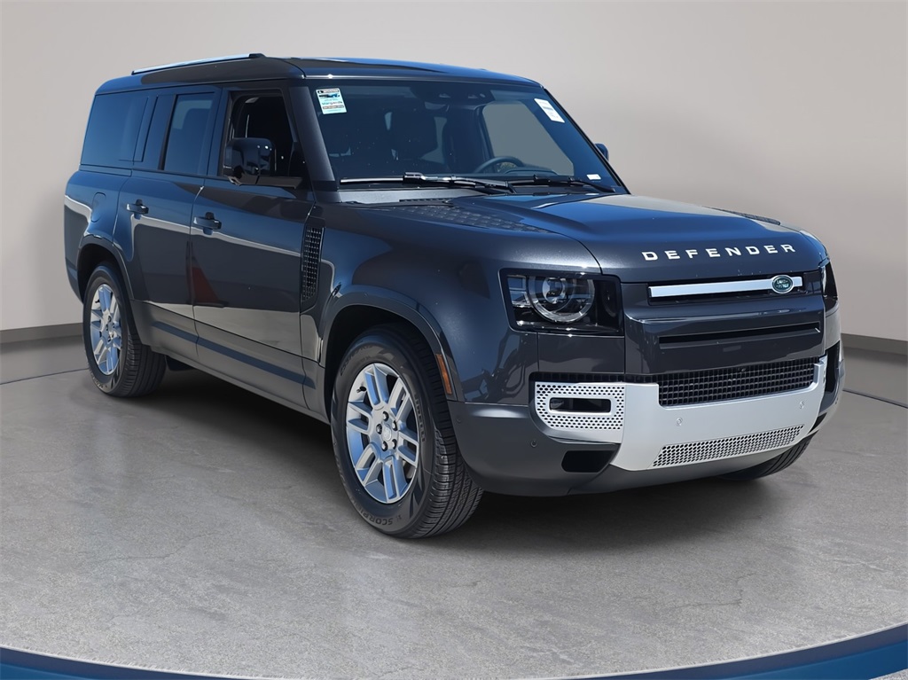 2025 Land Rover Defender 130 S photo 3