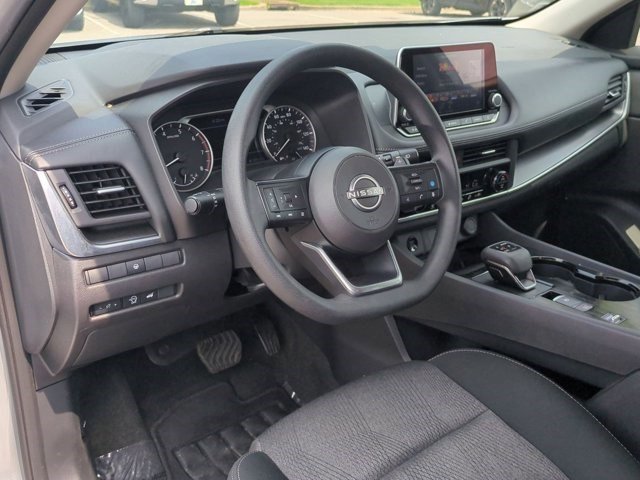 2024 Nissan Rogue SV photo 10