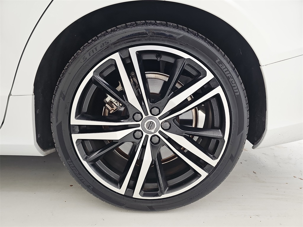 2022 Volvo S60 Recharge T8 R-Design Expression photo 39