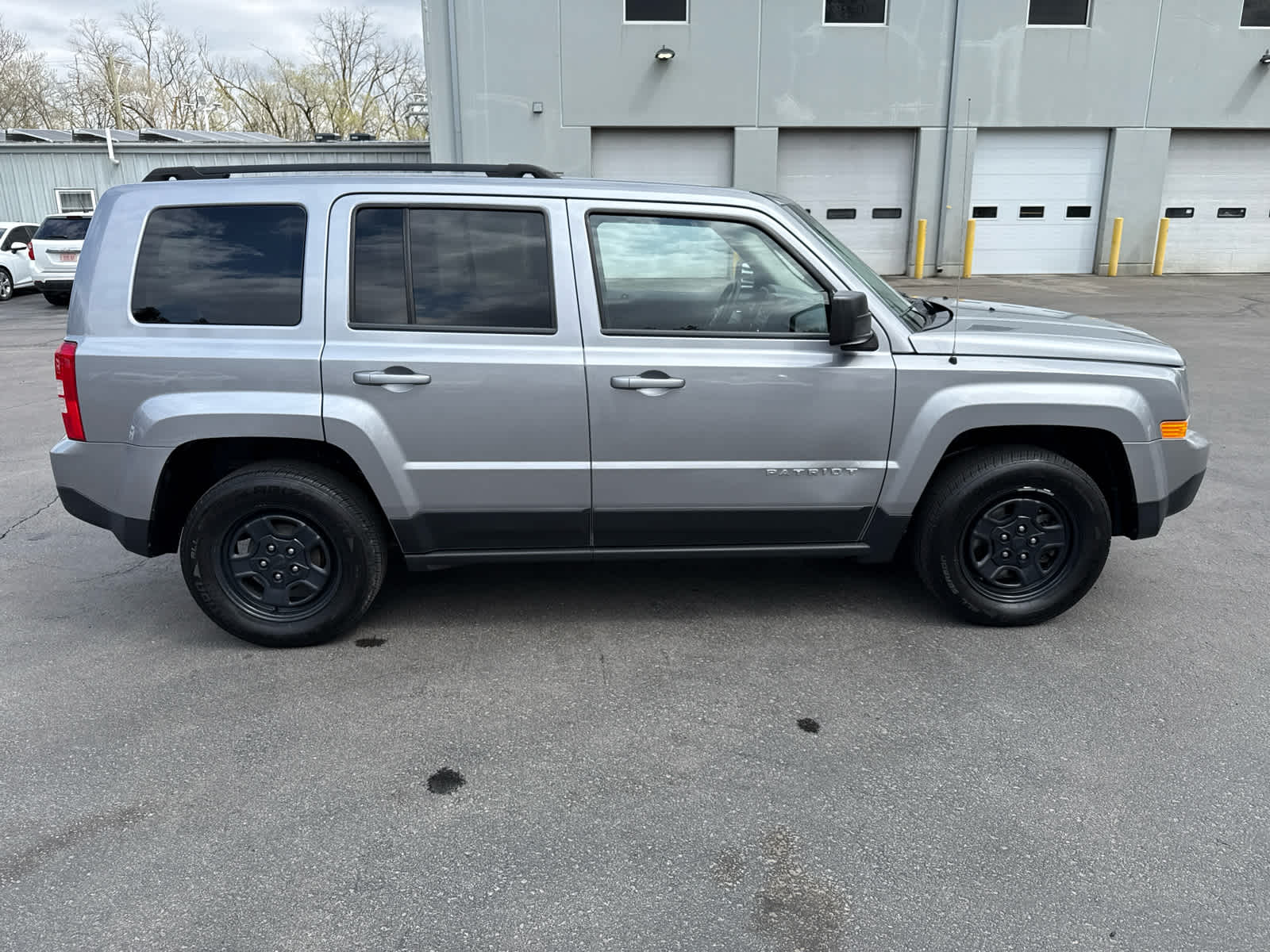 2016 Jeep Patriot Sport photo 2