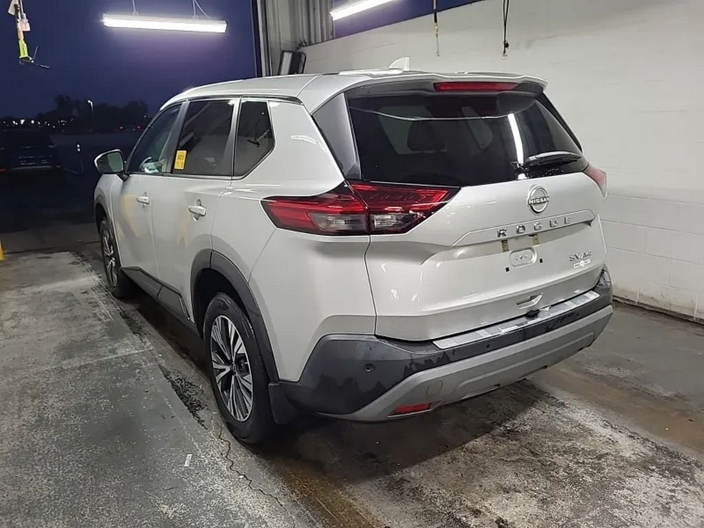 2022 Nissan Rogue SV photo 2
