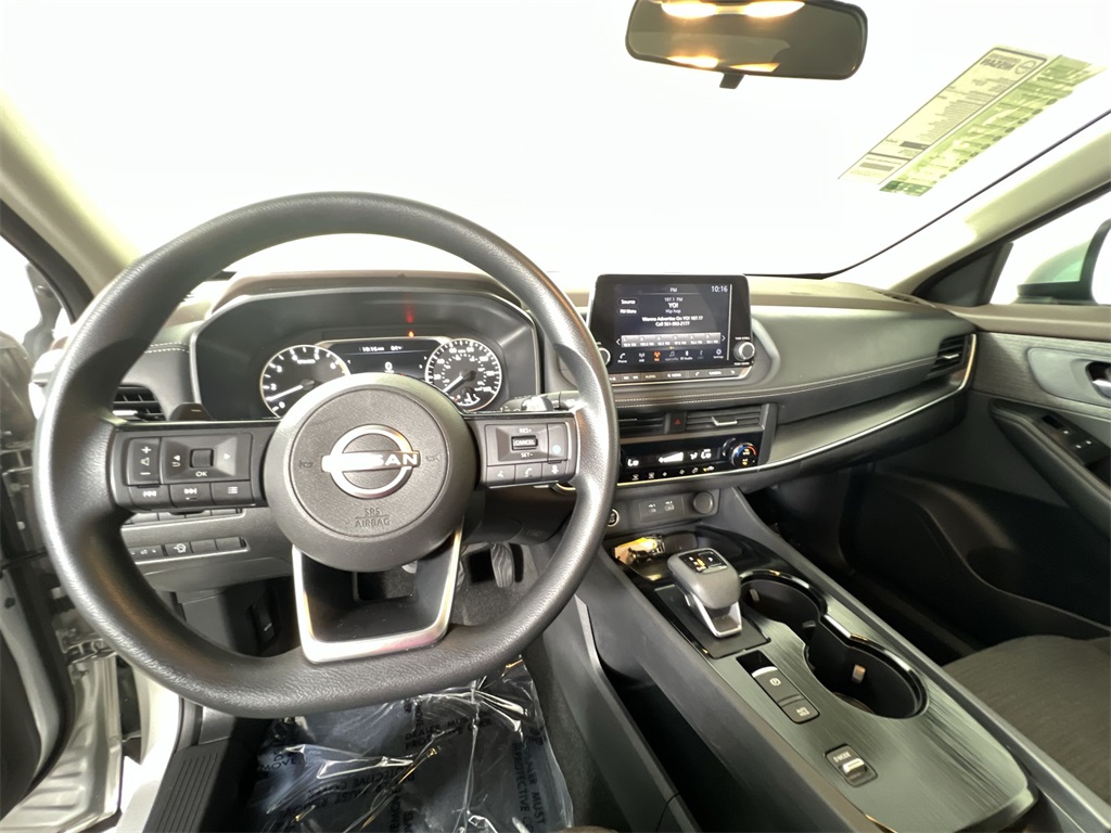 2023 Nissan Rogue SV photo 7