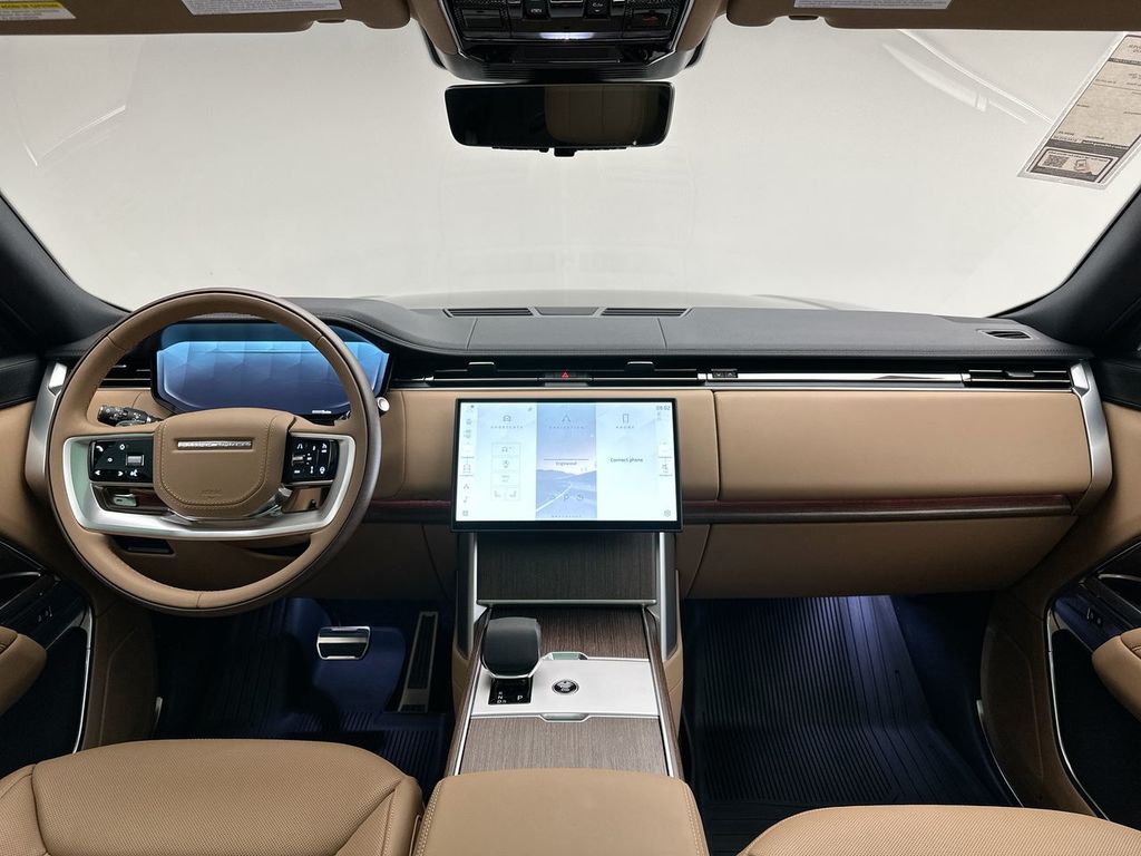 2025 Land Rover Range Rover SE photo 6