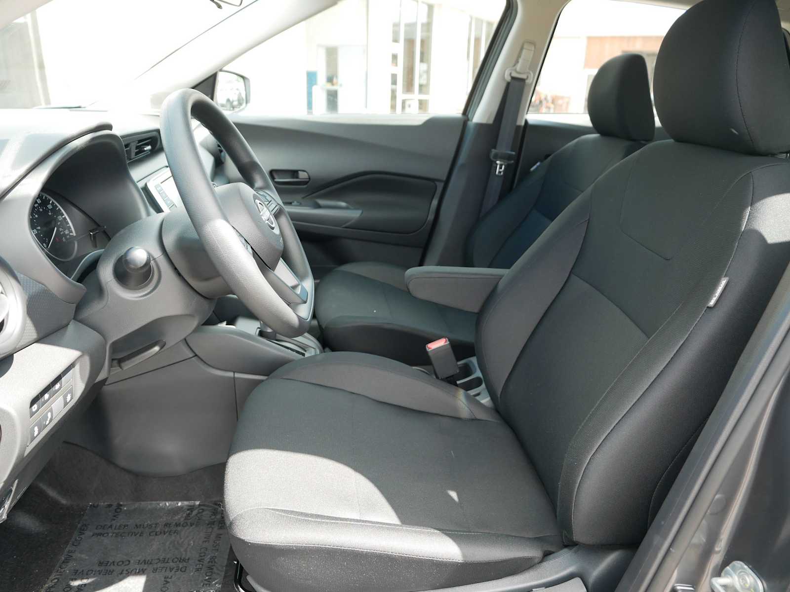 2025 Nissan Kicks Play S photo 9