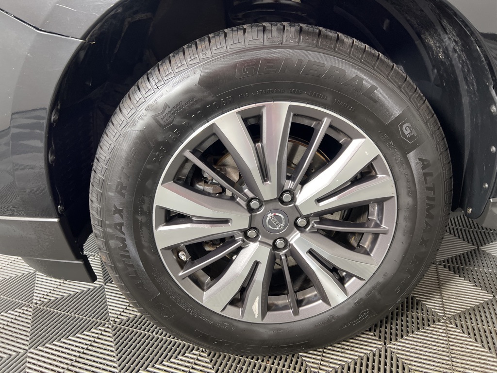 2019 Nissan Pathfinder SV photo 12