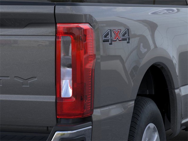 2025 Ford F-350 photo 21