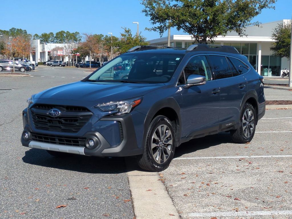 2025 Subaru Outback Touring's photo