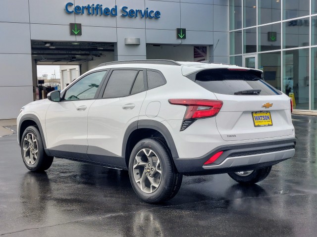 2025 Chevrolet Trax LT photo 6