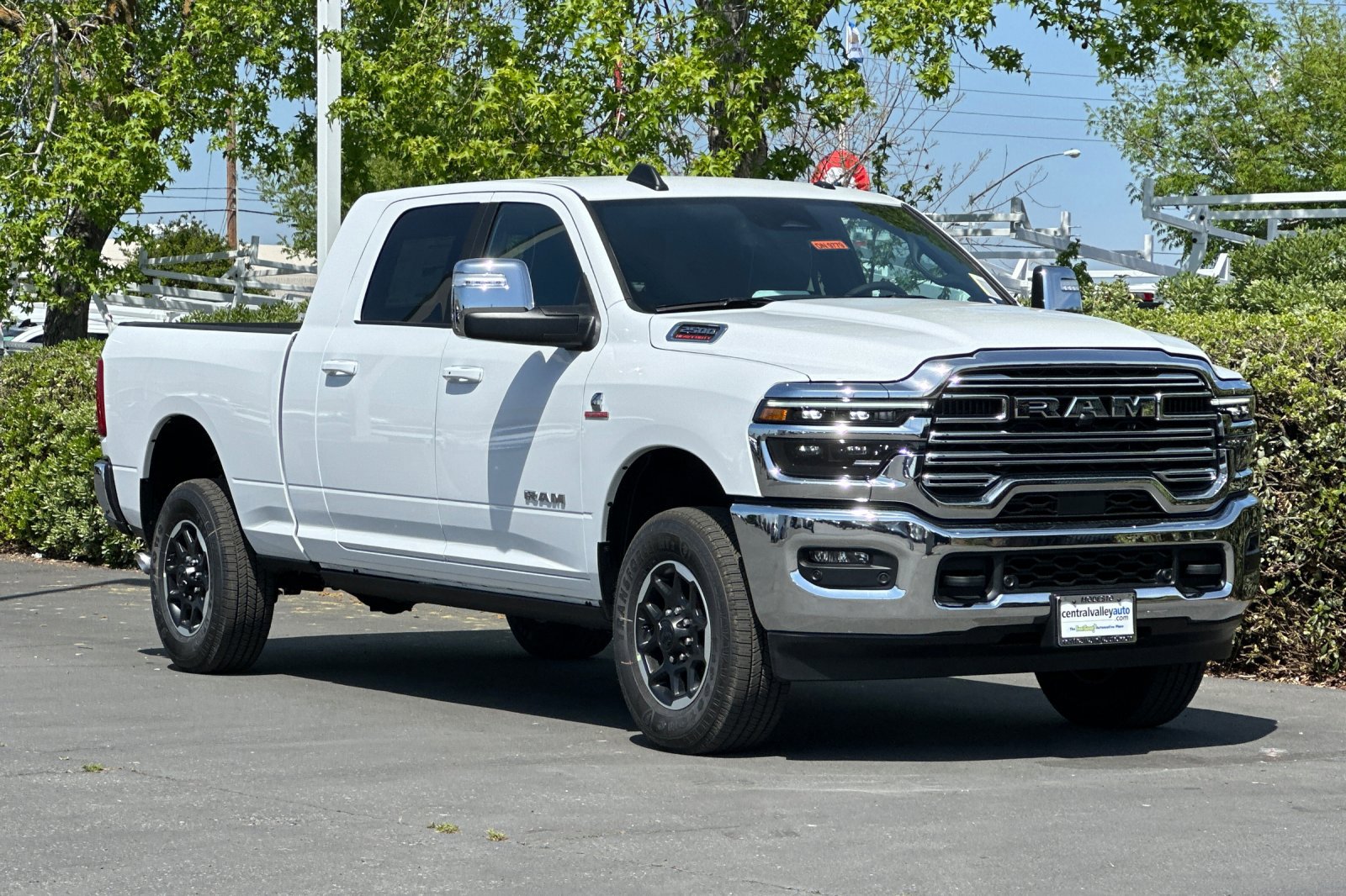 2025 Ram 2500 Laramie photo 2