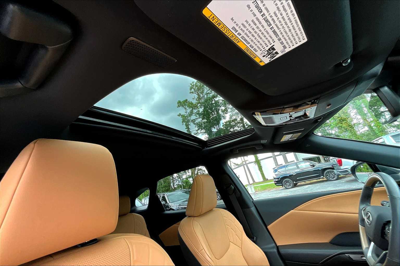 2024 Lexus RX Premium photo 12