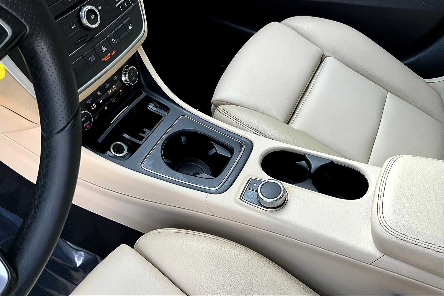 2016 Mercedes Benz GLA 250 photo 13