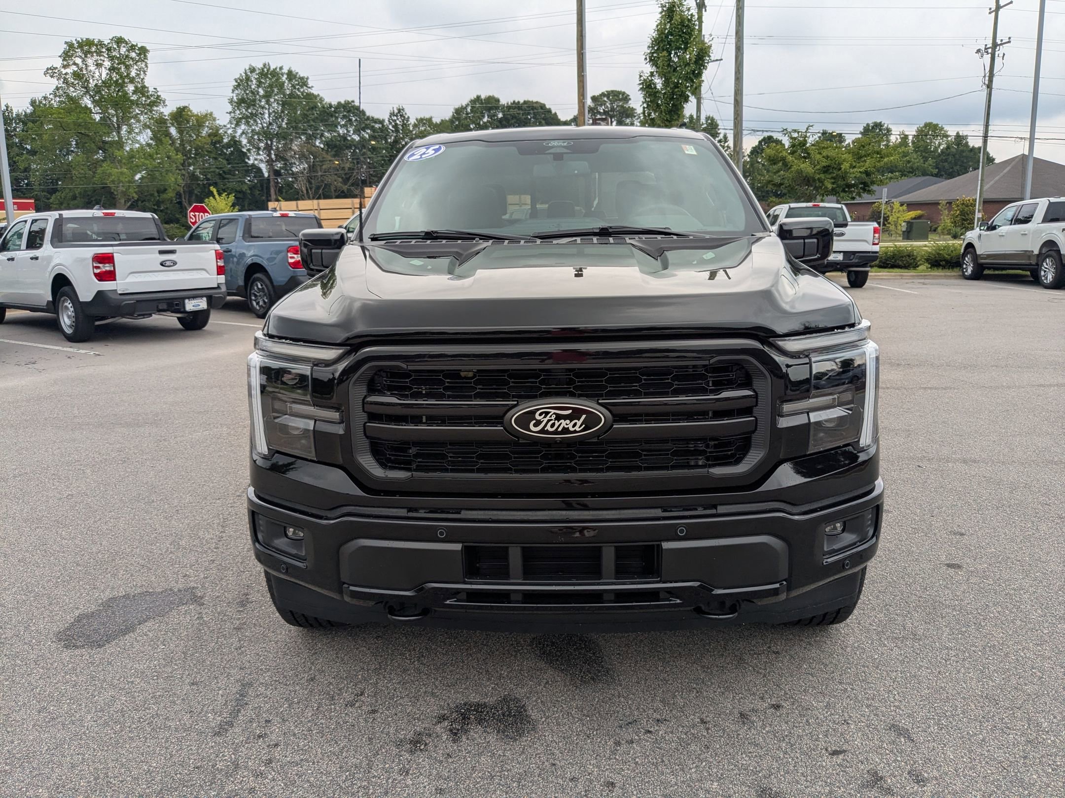 2025 Ford F-150 Lariat photo 4