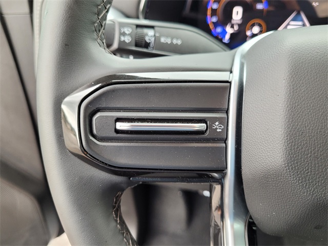 2024 Chevrolet Colorado LT photo 24