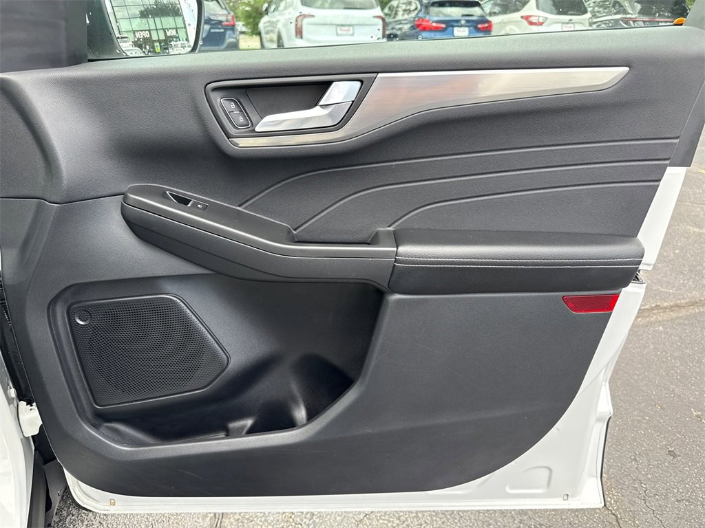 2022 Ford Escape Titanium photo 33