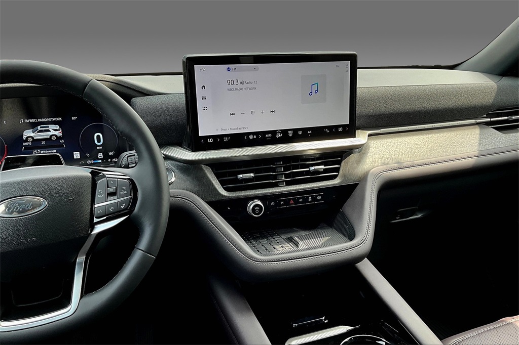 2025 Ford Explorer Platinum photo 3