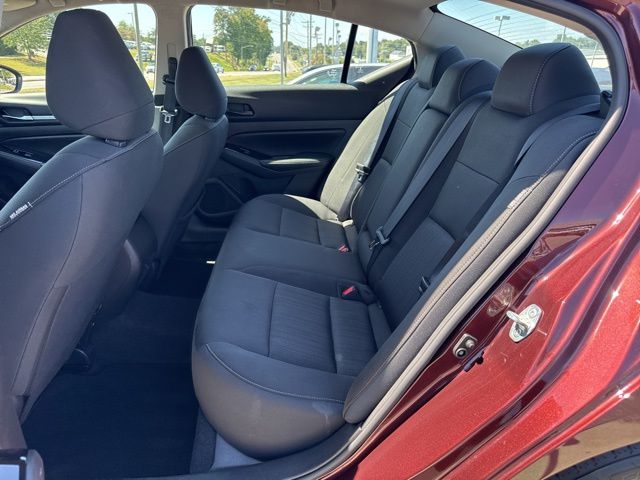 2023 Nissan Altima 2.5 SV photo 9