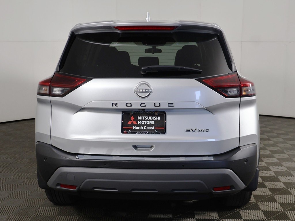 2022 Nissan Rogue SV photo 7