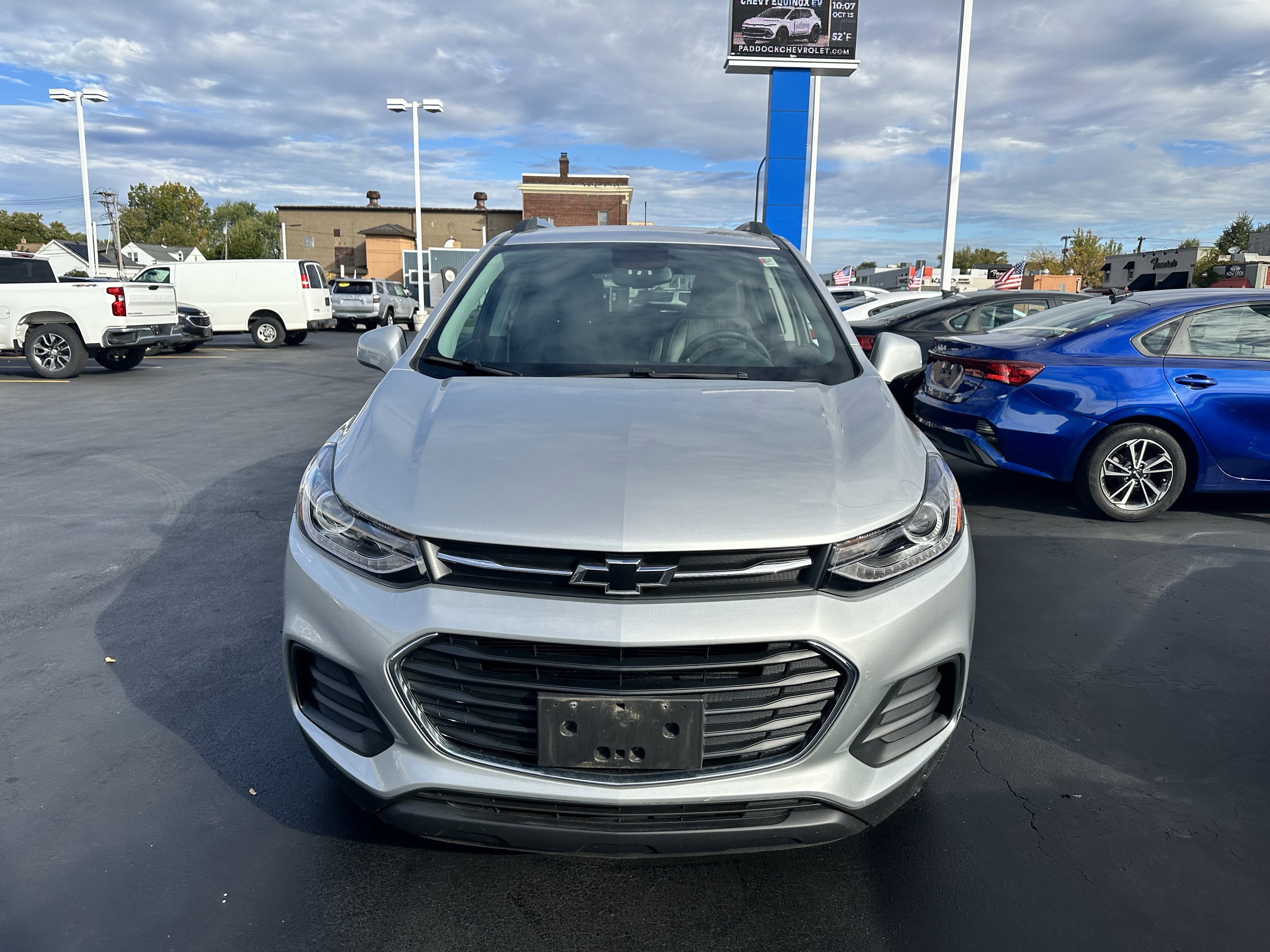 Used 2022 Chevrolet Trax LT with VIN KL7CJPSM3NB561515 for sale in Kenmore, NY