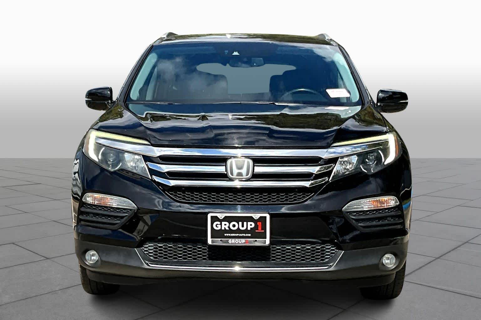 2018 Honda Pilot Elite photo 3