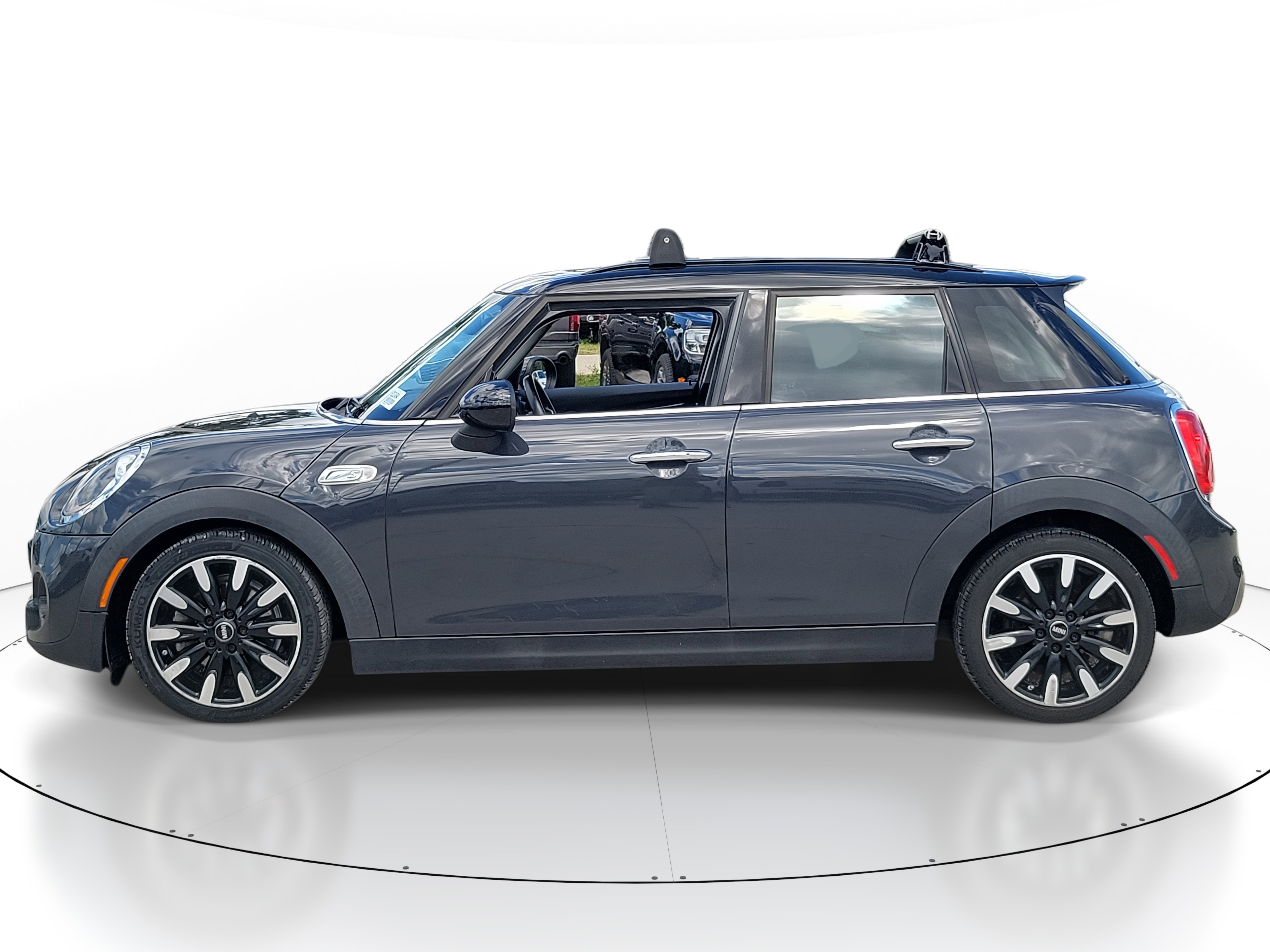 2017 Mini Cooper 4 Door Hardtop S photo 3