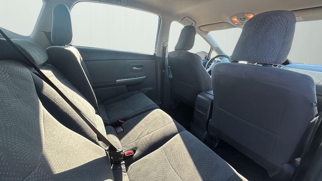 2013 Toyota Prius V Two photo 13