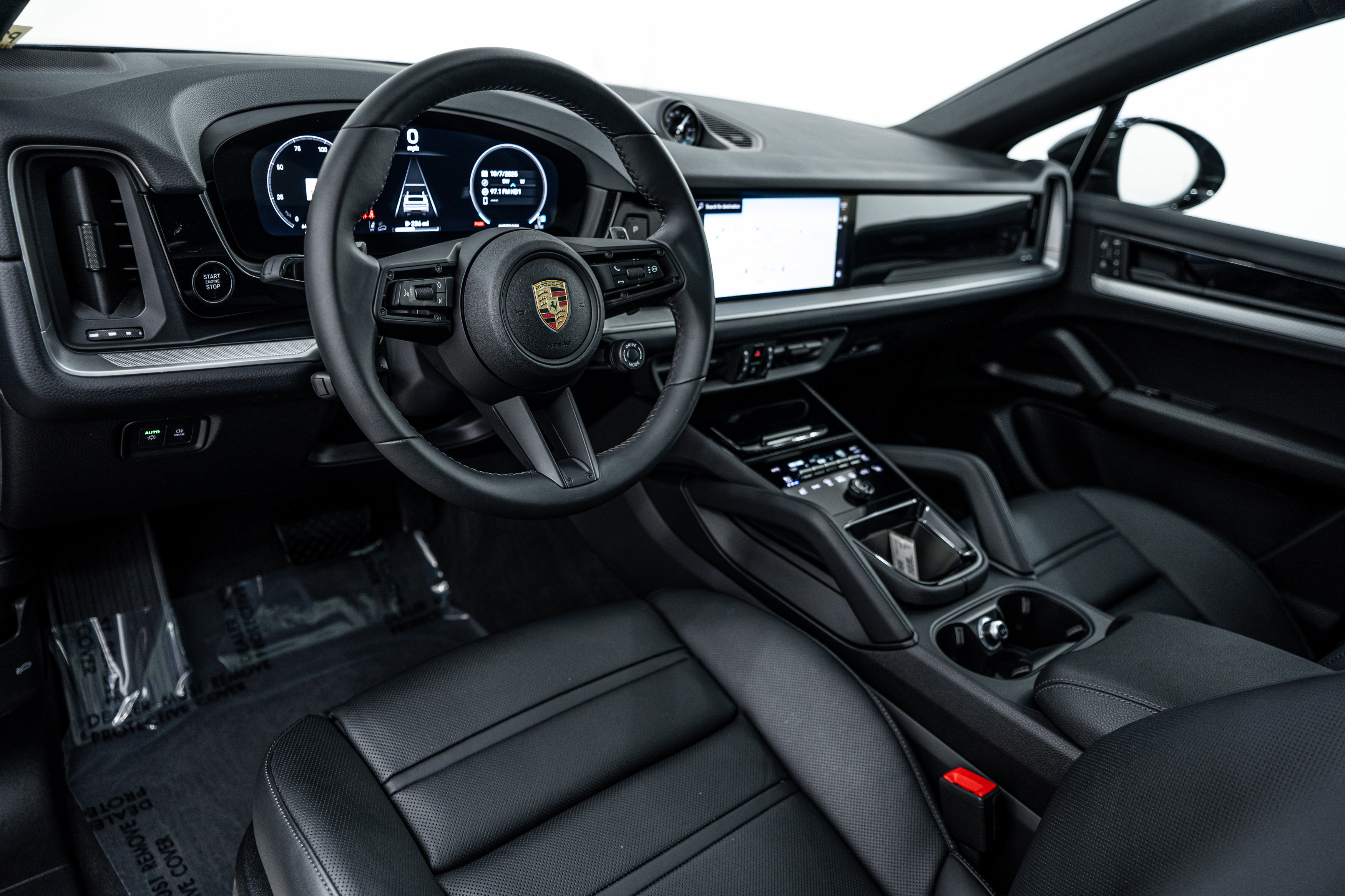2025 Porsche Cayenne Coupe photo 3