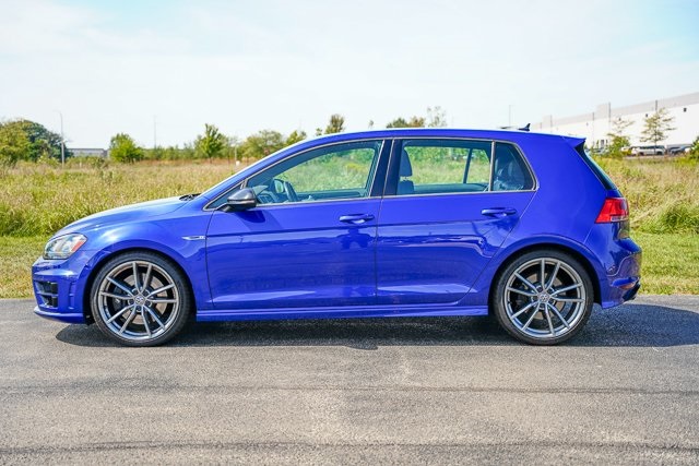 2017 Volkswagen Golf R 4Motion photo 19