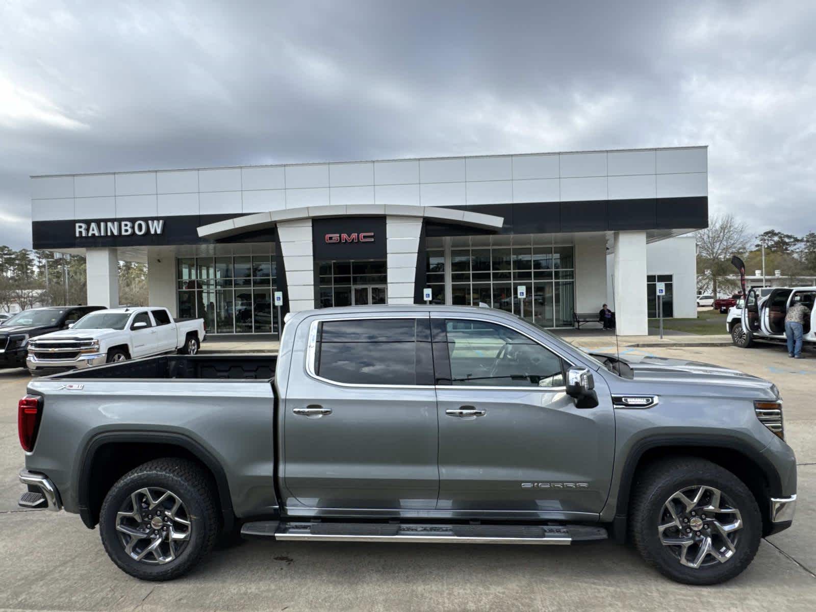 2026 GMC Sierra 1500 SLT's photo