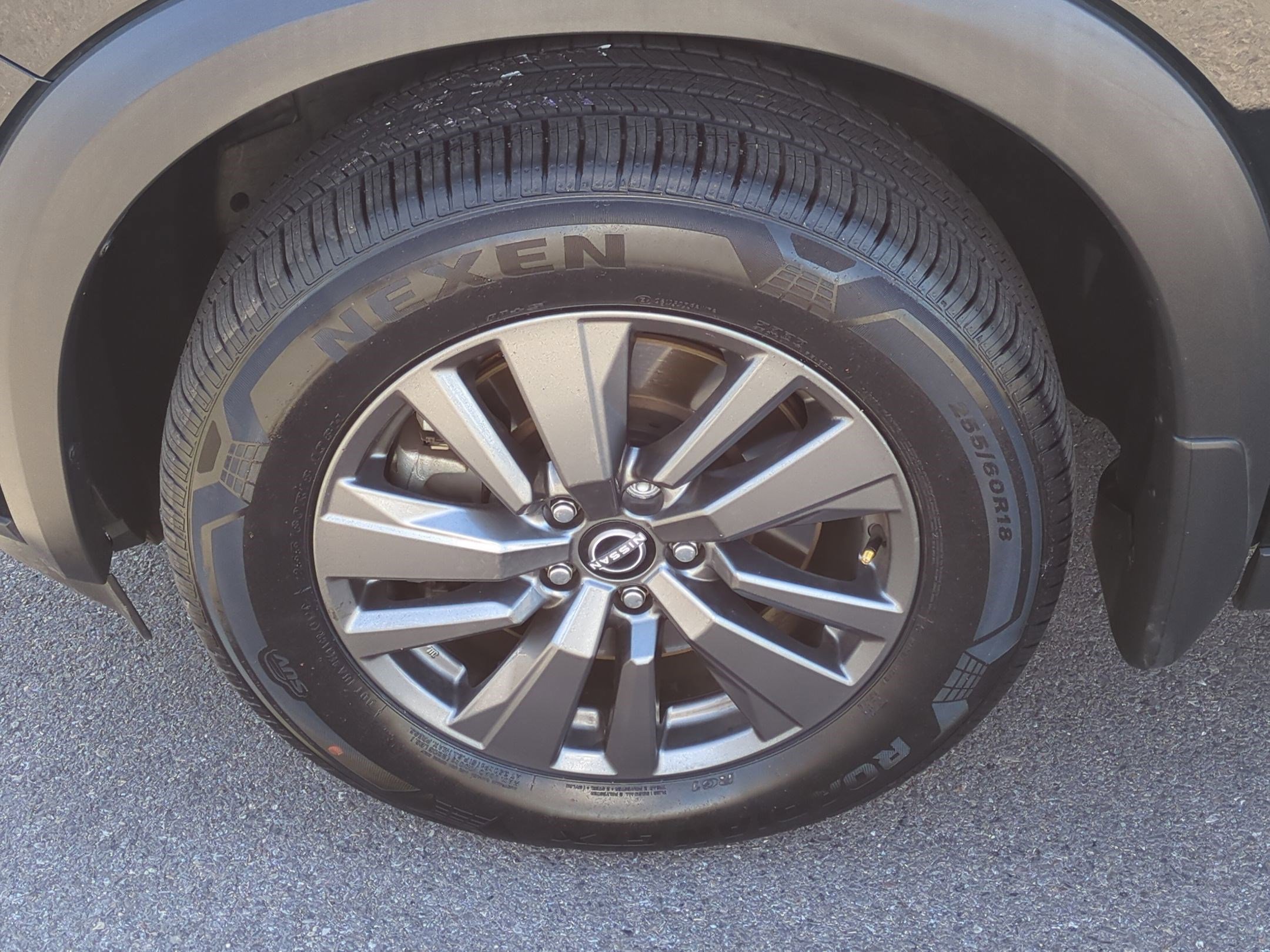 2022 Nissan Pathfinder SV photo 4