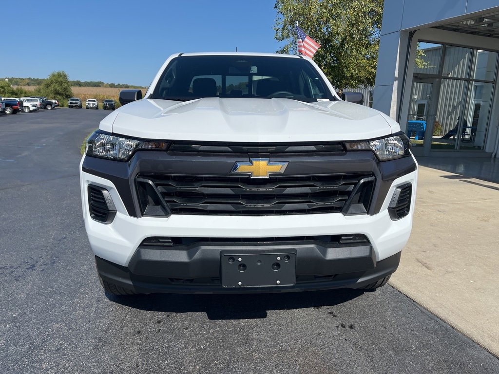 2026 Chevrolet Colorado LT photo 2