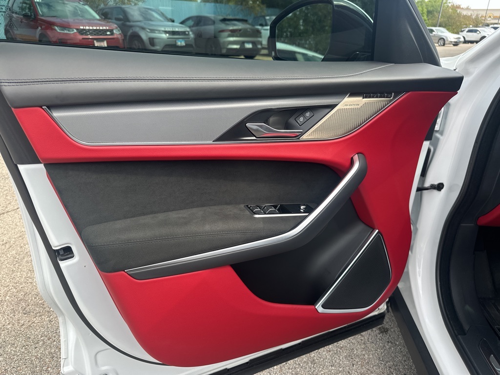 2023 Jaguar F-PACE SVR photo 24