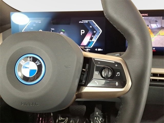2025 Bmw iX photo 18