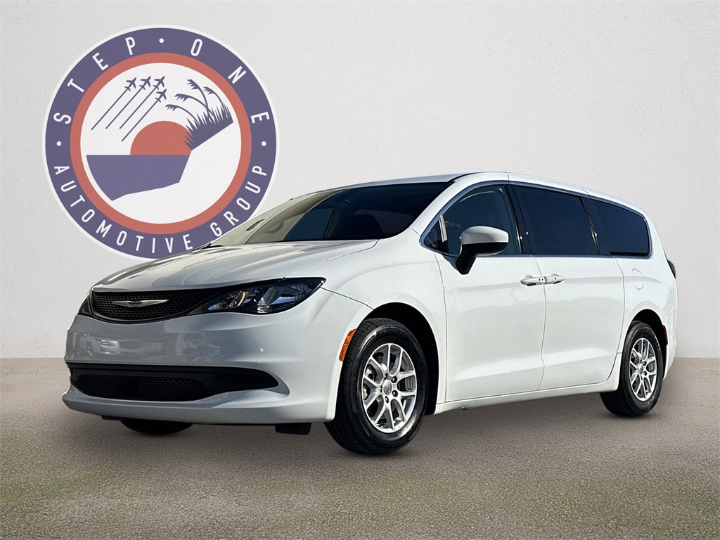 Pre-Owned 2022 Chrysler Voyager LX FWD 4D Passenger Van's photo